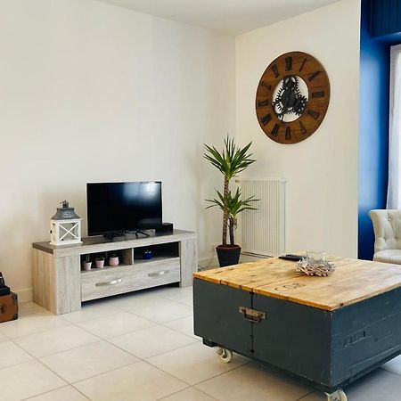 Superb Apartment 10 Min Walk From The Castle 阿姆博斯 外观 照片