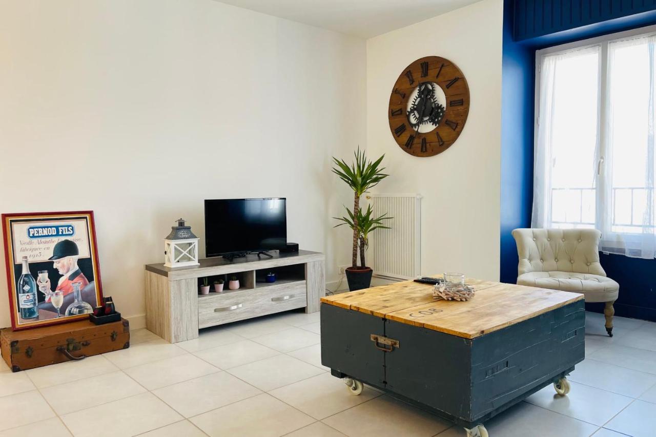Superb Apartment 10 Min Walk From The Castle 阿姆博斯 外观 照片