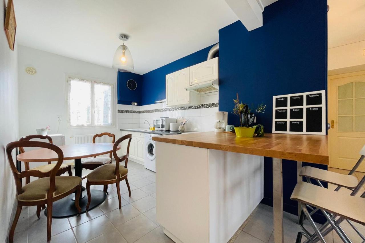 Superb Apartment 10 Min Walk From The Castle 阿姆博斯 外观 照片