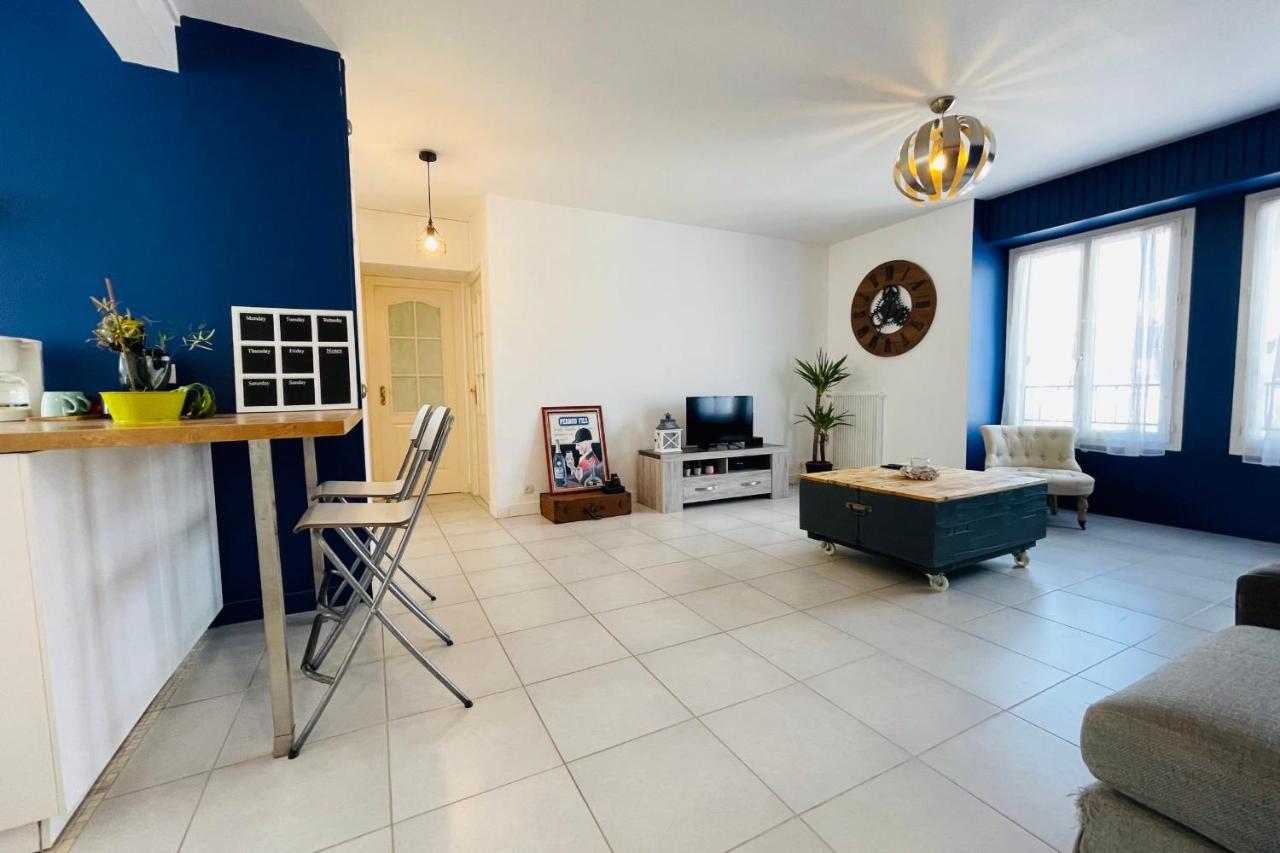 Superb Apartment 10 Min Walk From The Castle 阿姆博斯 外观 照片