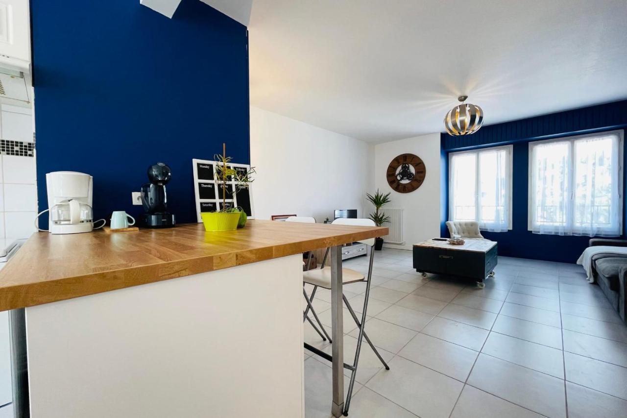 Superb Apartment 10 Min Walk From The Castle 阿姆博斯 外观 照片