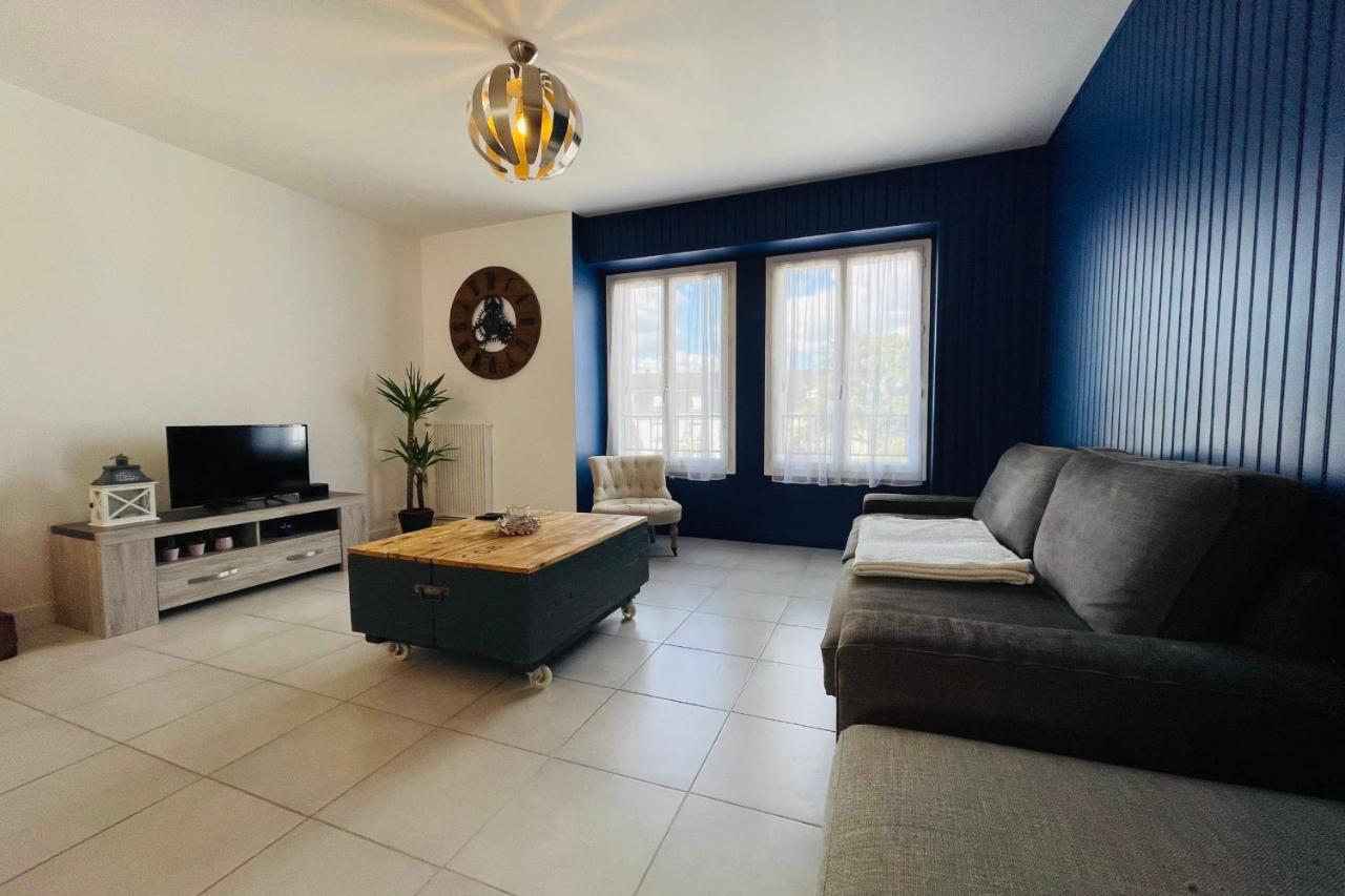 Superb Apartment 10 Min Walk From The Castle 阿姆博斯 外观 照片