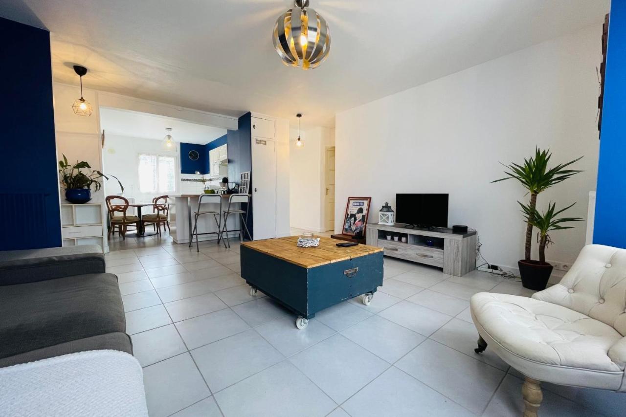 Superb Apartment 10 Min Walk From The Castle 阿姆博斯 外观 照片