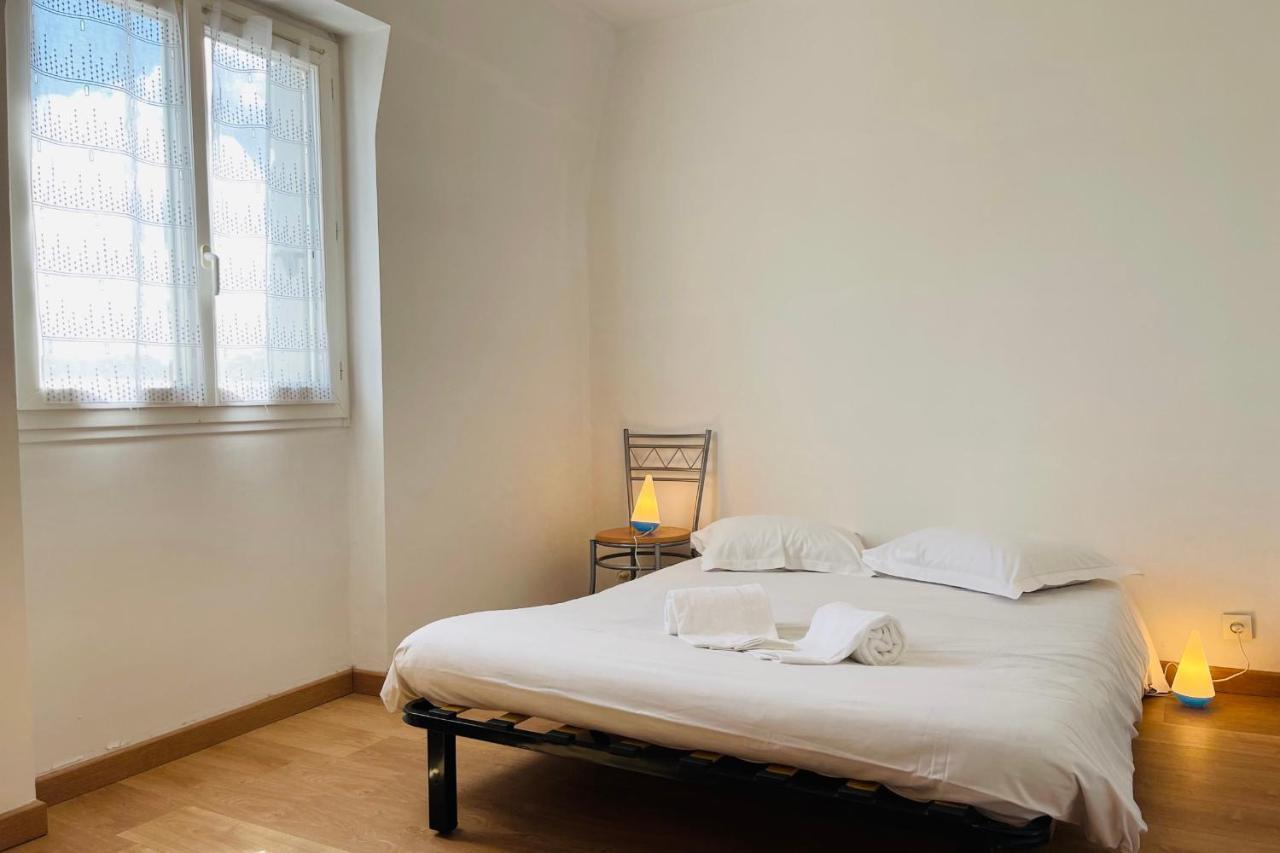 Superb Apartment 10 Min Walk From The Castle 阿姆博斯 外观 照片