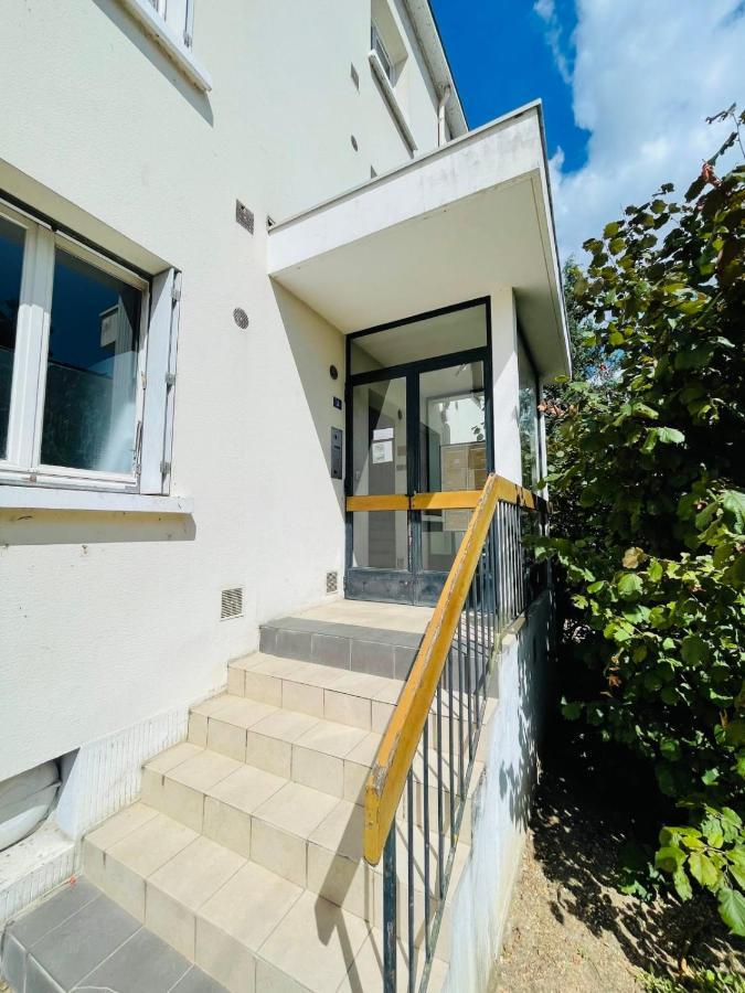 Superb Apartment 10 Min Walk From The Castle 阿姆博斯 外观 照片