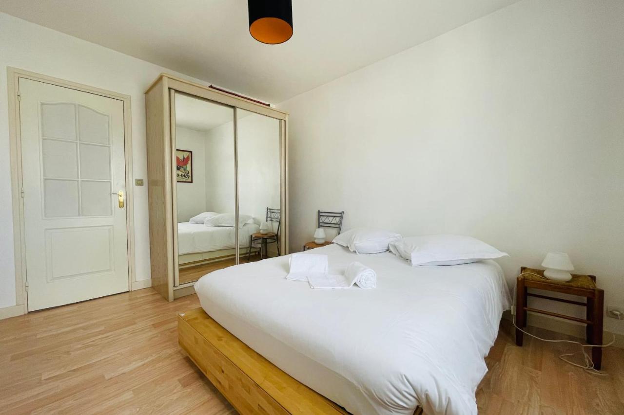 Superb Apartment 10 Min Walk From The Castle 阿姆博斯 外观 照片